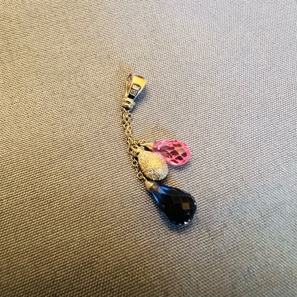 Elegant Teardrop Sapphire & White Gold Pendant - Picture 3 of 7